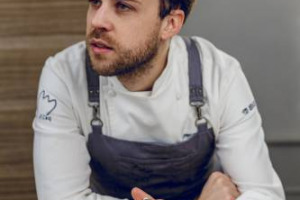 La grande cucina invade anche il mondo dei videogiochi, in un incontro inusuale, tra passioni che si uniscono e contaminazioni. Con i piatti del giovane chef stellato Lorenzo Cogo (El Coq) ispirati a Far Cry 5, ultimo capitolo della saga Ubisoft