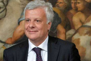 “È ORA PRIORITARIA UNA STRATEGIA DI LOTTA ALLO SPRECO DEL CIBO CHE SI FONDI SULLA CULTURA DELLA PREVENZIONE E SU UNA RINNOVATA ATTENZIONE AL TEMA DEL CONSUMO RESPONSABILE”. A DIRLO È STATO IL MINISTRO DELL’AMBIENTE, GIAN LUCA GALLETTI