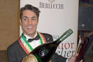 IL MIGLIOR SOMMELIER D&rsquo;ITALIA 2009? SI CHIAMA LUCA MARTINI E VIENE DA AREZZO. AD INCORONARLO L&rsquo;ASSOCIAZIONE ITALIANA SOMMELIER (AIS), NEL CONGRESSO NAZIONALE IN BASILICATA, CON IL TROFEO GUIDO BERLUCCHI