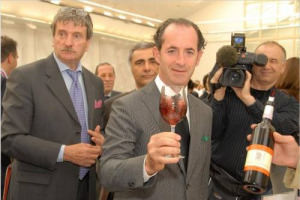 DA MOSCA IL MINISTRO LUCA ZAIA BRINDA AL DECRETO SUL BRUNELLO CON IL “MONTALCINO”. VERSO SOLUZIONE VICENDA ATTB. MARTINI VS CINZANO. IL GOVERNATORE DELLA TOSCANA, MARTINI: “I CONTROLLI DEI CONSORZI AD UNA REGIA NAZIONALE. LE INDAGINI CONTINUANO ...”