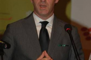 “STIAMO PERDENDO LA FASCIA BASSA DEL CONSUMO”: IL MINISTRO DELLE POLITICHE AGRICOLE ZAIA COMMENTA IL -9% SEGNATO DAL VINO ITALIANO NELL’EXPORT NEL PRIMO TRIMESTRE. A WINENEWS SPIEGA: “SI VENDE MENO, MA A PREZZO PIU’ ALTO, SERVE RIFLESSIONE GENERALE”