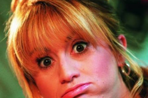 RIDI COME MANGI: IL RAPPORTO DISTORTO CON IL CIBO, DAL SALUTISMO ESASPERATO ALLE ALLERGIE DETTATE PIÙ DALLA MODA CHE DALLA REALTÀ, SECONDO LUCIANA LITTIZZETTO, UNA DELLE VOCI PIÙ IRONICHE E IMPERTINENTI DELLA COMICITÀ ITALIANA