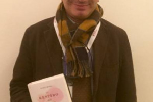 Un affascinante viaggio nell&rsquo;invisibile mondo del profumo del vino per scoprirne i segreti della sua bellezza. Arriva &ldquo;Il Respiro del vino&rdquo; di Luigi Moio, volume della Mondadori dedicato a questo tema intrigante. Presentazione il 10 novembre a Milano