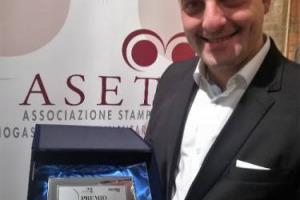 Il Premio Giulio Gambelli 2018 va all&rsquo;enologo Luigi Sarno della Cantina del Barone di Cesinali (Avellino): &egrave; il suo lavoro che quest&rsquo;anno per vitigno, annata e territorio ha rispecchiato maggiormente l&rsquo;idea di vino del grande &ldquo;maestro del Sangiovese&rdquo;