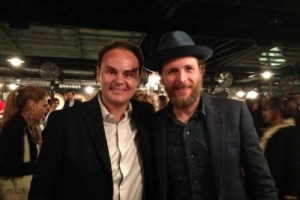 A NEW YORK IL &ldquo;COLUMBUS DAY&rdquo; PARLA MOLTO ITALIANO. SOPRATTUTTO AD EATALY, DOVE OSCAR FARINETTI HA INVITATO, PER FESTEGGIARE, JOVANOTTI, RENZO ARBORE ED ENRICO BRIGNANO CHE HANNO BRINDATO CON LE BOLLICINE FERRARI DELLA FAMIGLIA LUNELLI