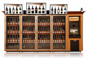 ECHI DI GUERRA FREDDA: MENTRE IN RUSSIA IL PRESIDENTE MEDVEDEV USA IL PUGNO DI FERRO PER COMBATTERE LA PIAGA DELL&rsquo;ALCOLISMO A SUON DI DIVIETI, NEGLI USA WAL-MART INSTALLA IL &ldquo;PRONTO WINE KIOSK&rdquo;, UN DISTRIBUTORE AUTOMATICO DI BOTTIGLIE DI VINO