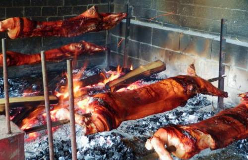 Maialetto sardo allo spiedo