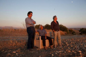 GAMBE, BRACCIA, TESTE, CUORI &ldquo;SEGRETO DEL SUCCESSO&rdquo; DI UN VINO: PLANETA SI SVELA CON &ldquo;VIAGGIO IN SICILIA&rdquo; E LA VENDEMMIA IN MOSTRA VISTA DAGLI ARTISTI, E &ldquo;iPLANETA&rdquo;, VOLUME DEI VOLTI DEGLI ARTEFICI BY GIANNI MANIA E OSCAR GIANNINO (DAL 22 GIUGNO)