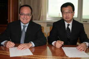 IL VINO ITALIANO TORNA A CORRERE NEL SOL LEVANTE. ANCORA ACCORDO CON LA CATENA DEL LUSSO ISETAN. OGGI A TOKYO IL VINITALY TOUR … POI SI CONTINUA IN ASIA (19/2 NOVEMBRE). BRUNELLO (BUONITALIA): “FARE SQUADRA E COORDINARE AZIONI VINITALY/BUONITALIA”