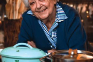 L’ITALIA DELL’ENOGASTRONOMIA PERDE UNA DELLE SUE AMBASCIATRICI MONDIALI PIÙ IMPORTANTI: È MORTA A NEW YORK MARCELLA HAZAN. “HA INSEGNATO ALLA NAZIONE A CUCINARE ITALIANO” HA SCRITTO IL “NEW YORK TIMES” IN PRIMA PAGINA