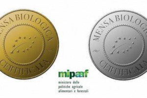 Mense scolastiche biologiche, presentato il sistema del Ministero delle Politiche Agricole di regolamentazione per l’utilizzo delle medaglie d’oro e d’argento, in base alle percentuali di prodotti biologici utilizzati nella preparazione dei pasti