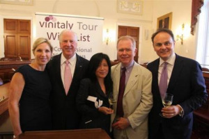 USA PI&Ugrave; &ldquo;EASY&rdquo; PER IL VINO ITALIANO: EMERGE DALL&rsquo;INCONTRO TRA PRODUTTORI, VINITALY, IL CONGRESSIONAL WINE CAUCUS USA E L&rsquo; L&rsquo;ALCOHOL & TOBACCO TAX & TRADE BUREAU. BILL EARLE, CHAIRMAN DEGLI &ldquo;IMPORTATORI&rdquo;: &ldquo;STATO ITALIANO SIA MENO RIGIDO ALL&rsquo;EXPORT&rdquo;