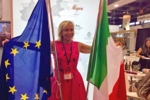 &ldquo;Per Sace le vendite di prodotti alimentari italiani cresceranno del +4,8% nel 2017 e del 5% nel triennio&rdquo;. Cos&igrave; Marilisa Allegrini, presidente Allegrini e Iswa che, da Vinexpo, lancia l&rsquo;idea di evento Vinitaly, Vinexpo e ProWein per trade in Usa