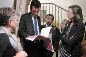 “Una buona pratica e un progetto-pilota per la scuola, a Montalcino, territorio d’eccellenza dove l’eccellenza non è solo il Brunello”: così il Ministro delle Politiche Agricole, Maurizio Martina, sul “Laboratorio Winenews per l’educazione al Gusto”