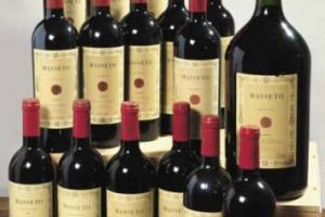 I GRANDI VINI D&rsquo;ITALIA E DI FRANCIA PROTAGONISTI DELL&rsquo;ASTA DI PANDOLFINI A FIRENZE. AL TOP UN LOTTO DI MASSETO DI TENUTA DELL&rsquo;ORNELLAIA (5.100 EURO) E LO CH&Acirc;TEAU LAFITE-ROTSCHILD 1999 (6.100 EURO). IN ASTA ANCHE BOTTIGLIE DEL 1905 E DEL 1895 ...