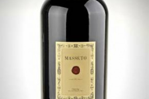 L&rsquo;asta di Bolaffi e Slow Food a Milano si &egrave; rivelata un vero successo: venduti il 90% dei lotti, per un totale di 670.000 euro. Grande performance del Masseto, che raccoglie 158.000 euro con 27 lotti, ed il top lot &egrave; la 15 litri di Masseto 2010