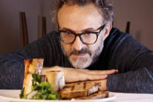 “Basque Culinary World Prize”: si aprono oggi le candidature per il premio agli chef che “migliorano la società attraverso la gastronomia”. In giuria anche Massimo Bottura, insieme agli chef mondiali più influenti