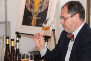 SARÀ “IL GOLOSARIO 2014” DI PAOLO MASSOBRIO A CHIUDERE IL 7 NOVEMBRE LA PRESENTAZIONE DELLE GUIDE. L’AUTORE: “SCOPRIRETE CHE SONO MOLTI I VOLTI NUOVI CHE HANNO INVESTITO QUEST’ANNO NEL MONDO DEL VINO NELL’AGRICOLTURA. SOPRATTUTTO GIOVANI”