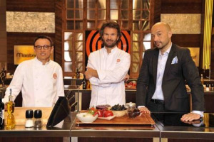 CHE FINE FANNO GLI AVANZI DI MASTERCHEF? NIENTE SPAZZATURA, CI PENSA IL PROGRAMMA “SITICIBO RISTORAZIONE” CHE, INSIEME AL BANCO ALIMENTARE, LI SALVA DALLO SPRECO DONANDOLI A STRUTTURE CARITATIVE CHE SI OCCUPANO DI OFFRIRE PASTI AI POVERI