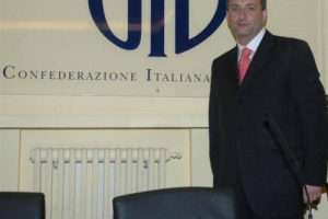 UNIONE ITALIANA VINI: &ldquo;GIRO DI VITE&rdquo; SUL TASSO ALCOLEMICO CONSENTITO ALLA GUIDA HA UN &ldquo;EVIDENTE&rdquo; IMPATTO SUI CONSUMI DI VINO. LUCIO MASTROBERARDINO, PRESIDENTE UIV: &ldquo;IN ARRIVO CODICE ETICO CON IL QUALE DARE UN SEGNALE PRECISO ALL&rsquo;INTERA FILIERA&rdquo;