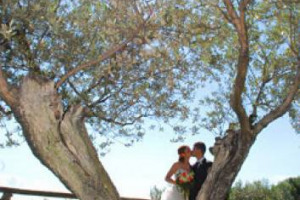 IL GIORNO PI&Ugrave; BELLO, CON IL VINO PI&Ugrave; BUONO: L&rsquo;ITALIA &Egrave; TRA LE DESTINAZIONI PI&Ugrave; AMATE DAI FUTURI SPOSI DI TUTTO IL MONDO E, DAGLI USA ALLA CINA, IMPAZZA LA MODA DEL &ldquo;WINE WEDDING&rdquo;, NELLE METE PI&Ugrave; BELLE CON L&rsquo;AGENZIA SPECIALIZZATA &ldquo;WINE AND WEDDING&rdquo;