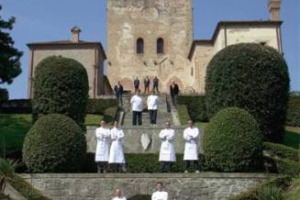 E LE STELLE NON STANNO DI CERTO A GUARDARE ... CUCINANO! PER LA PRIMA VOLTA, INSIEME TUTTI GLI CHEF TRE STELLE MICHELIN D’ITALIA, PER UN PRANZO ALL’INSEGNA DELLA BENEFICENZA: L’8 GIUGNO CA’ DEL BOSCO, A ERBUSCO, OSPITA “MEZZOGIORNO DI STELLE”