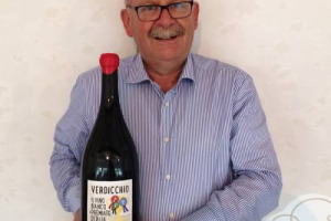 Verdicchio, &ldquo;grande&rdquo;, sportivo e solidale pi&ugrave; che mai: 69 magnum &ldquo;limited edition&rdquo; del celebre bianco e la scherma delle campionesse Vezzali-Di Francisca, protagoniste di &ldquo;Senigallia nel cuore&rdquo;, per gli alluvionati della citt&agrave; (Senigallia, 30 luglio)