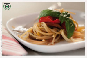 Italia al top per consumi, produzione ed esportazione di pasta nel mondo, ma sul settore imperversano disinformazione e falsi miti. Dal peso dell’import di grano ai controlli qualità, passando per i pregiudizi sul glutine: ecco il dossier Aidepi