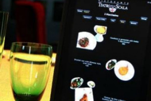 Gualtiero Marchesi “high tech”. Il maestro della cucina italiana pioniere su tutti i fronti: ai clienti de “il Marchesino” a Milano presenta un “menu iPad” per vedere i piatti in anteprima, gli ingredienti preferiti, escludere allergie e intolleranze
