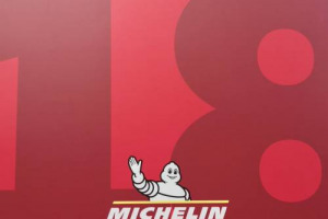 Una cucina italiana che cresce, che è tradizione e modernità insieme, grazie a giovani chef e materia prima, che “dimostra al mondo che per essere grandi non serve essere complicati”: questa ed altre riflessioni post Guida Michelin 2018