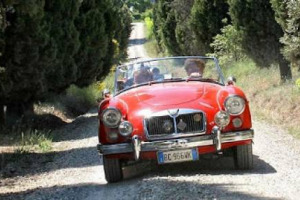 LA 1000 MIGLIA BRINDA CON VILLA SANDI: DAL 17 AL 20 MAGGIO, TORNA &ldquo;LA CORSA PI&Ugrave; BELLA DEL MONDO&rdquo; NEL CLASSICO ITINERARIO CHE, DA BRESCIA A ROMA E RITORNO, ATTRAVERSA I PI&Ugrave; CELEBRI TERRITORI DEL VINO, DALLA VALPOLICELLA AL CHIANTI