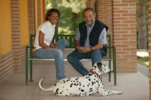 LA NUOVA FRONTIERA DEL LUSSO PER MILIONARI AMERICANI? È IL VINO TAILOR MADE, BOTTIGLIE ESCLUSIVE CREATE “SU MISURA”, COME UN VESTITO DAL SARTO. UN’IDEA DI TENUTA VALDIPIATTA, GRIFFE DEL NOBILE DI MONTEPULCIANO, DESTINATA A CLIENTI ULTRA-FACOLTOSI