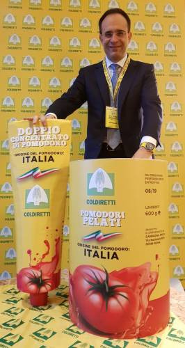 Roberto Moncalvo e le prime etichette che tracciano a provenienza del pomodoro sui prodotti trasformati