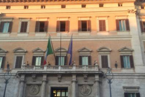 C&rsquo;&egrave; interesse della politica per il vino italiano: dal Testo Unico pronto in prima lettura alla Camera per Vinitaly, all&rsquo;elezione a Patrimonio che mette d&rsquo;accordo deputati e senatori, il 2016 sar&agrave; pi&ugrave; importante del 2015 di Expo. Cos&igrave; da Montecitorio