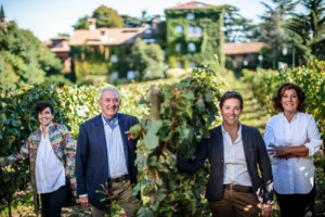 &ldquo;Investiamo in famiglie di eccellenza, stando loro a fianco, per far crescere l&rsquo;Italia in Asia&rdquo;. Cos&igrave; a WineNews Tommaso Paoli, Ceo di Nuo Capital, creata dalla famiglia Cheng Pao, che ha investito nel vigneto Italia insieme al gruppo Terra Moretti