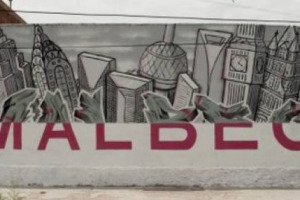 PROMUOVERE I VINI DI UN PAESE, ABBINANDOLI ALLE ALTRE ECCELLENZE CHE LO RENDONO CELEBRE NEL MONDO. RICETTA SEMPLICE, E MESSA IN PRATICA DA ... L&rsquo;ARGENTINA. CHE PER IL &ldquo;MALBEC WORLD DAY&rdquo;, IL 17 APRILE, UNISCE VINO, TANGO & STREET ART