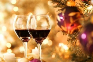 SULLA TAVOLA DELLE FESTE TRIONFA IL PRODOTTO NAZIONALE: 9 FAMIGLIE SU 10 SCEGLIERANNO MENU &ldquo;MADE IN ITALY&rdquo; E LE BOLLICINE DEL BELPAESE CHE BATTONO LO CHAMPAGNE. BOOM PER LA SPESA IN CAMPAGNA PREDILETTA DA 10 MILIONI DI PERSONE (75%): LO DICE LA CIA