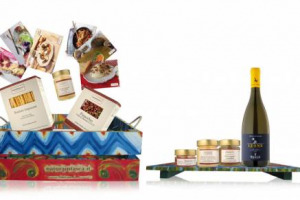 DAL PATÉ DI CAPPERI E FINOCCHIETTO ALLE PESCHE BIANCHE DI LEONFORTE: NATURA IN TASCA, IL BRAND GASTRONOMICO DI TASCA D’ALMERITA, PER L’ESTATE, LANCIA “NATURA IN CASSETTA”, SEI PRODOTTI, SEI RICETTE E IL LEONE D’ALMERITA IN UNA CASSETTA DIPINTA A MANO