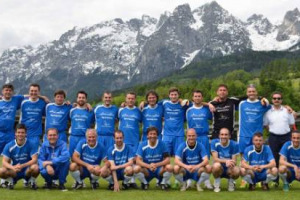 Tra i tanti primati della cucina italiana, ce n’è uno conquistato sul campo … di calcio! La Nazionale Italiana Ristoratori è campione d’Europa, titolo conquistato in Svizzera, e che dovrà difendere nel 2015 “in casa”, nei giorni di Expo Milano 2015