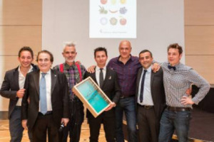 &ldquo;NextInWine 2015&rdquo;, il premio firmato &ldquo;Simonit & Sirch&rdquo; per i talenti under 35 della Vigna Italia va a Nicola Biasi per il suo progetto &ldquo;Vin de la Neu&rdquo;, che, in Trentino, al posto del melo, ha riportato la vigna oltre gli 800 metri