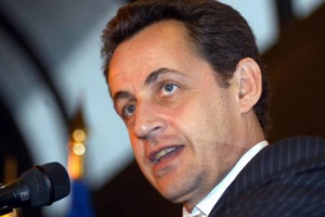 SARKOZY NON AMA IL VINO, ANZI GLI PREFERISCE IL CALVADOS CON GHIACCIO E COCA. TRA I DOCUMENTI DI WIKILEAKS, ANCHE UN RAPPORTO SULL&rsquo;INQUILINO DELL&rsquo;ELISEO, CHE DISDEGNA L&rsquo;ECCELLENZA PIU&rsquo; AMATA DEL SUO PAESE