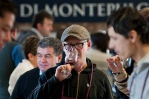 4 STELLE SU 5 ALLA VENDEMMIA 2013, ED UN FUTURO A &ldquo;EMISSIONI ZERO&rdquo;. ECCO IL NOBILE DI MONTEPULCIANO, CHE PUNTA, CON UN PROGETTO SCIENTIFICIO, A DIVENTARE LA PRIMA DENOMINAZIONE IN ITALIA CERTIFICATA (IN BOTTIGLIA) A &ldquo;ZERO EMISSION&rdquo;