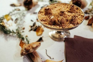 La “regina” del Piemonte sposa “sua maestà” il tartufo d’Alba, con il miele di acacia e il cardo gobbo di Nizza a far da “testimoni”: chef stellati interpretano “La Nocciola in tavola”, tra noccioleti e vigneti di Barolo delle Langhe (27 novembre)