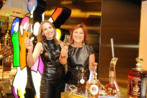 NEGLI ULTIMI ANNI I CONSUMATORI AMERICANI INIZIANO AD APPREZZARE I LIQUORI ITALIANI ... GRAZIE ALLA NOSTRA TRADIZIONE DEL COSIDDETTO “APERITIVO”. LO DICE L’ITALIAN WINE & FOOD INSTITUTE (IWFI)