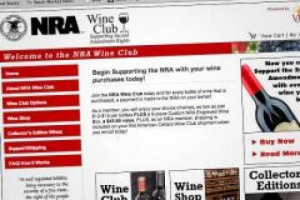 WINE & GUNS: IN USA, NEL DIBATTITO SUL SECONDO EMENDAMENTO CHE GARANTISCE IL POSSESSO DI ARMI DA FUOCO, LA NATIONAL RIFLE ASSOCIATION HA DECISO DI DESTINARE ALLA SUA CAMPAGNA ANCHE I PROVENTI DELLA VENDITA DI VINO DEL PROPRIO WINE CLUB