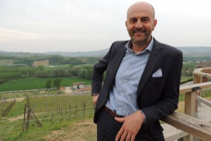 &ldquo;Bene gli investimenti sul territorio, ma oggi spesso sono pi&ugrave; di natura finanziaria che per progetti di impresa&rdquo;. E le quotazioni dei vigneti vanno fuori mercato. A WineNews Orlando Pecchenino, presidente del Consorzio di Tutela del Barolo