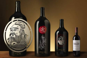 QUANDO IL VINO FA BENE ALL&rsquo;ARTE: CON IL RECORD DI 144.500 EURO RACCOLTI DA &ldquo;ORNELLAIA 2009 VENDEMMIA D&rsquo;ARTISTA L&rsquo;EQUILIBRIO&rdquo; IN ASTA PER BENEFICENZA DA SOTHEBY&rsquo;S AD HONG KONG. SONO STATI DEVOLUTI ALL&rsquo;&ldquo;ASSOCIAZIONE H2 FOUNDATION FOR ARTS & EDUCATION&rdquo;