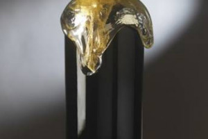 Con i 202.700 euro raccolti dai 9 lotti di Ornellaia 2012 &ldquo;L&rsquo;Incanto&rdquo; griffati dall&rsquo;artista svizzero John Armleder, le donazioni alle associazioni artistiche di tutto il mondo di &ldquo;Ornellaia Vendemmia d&rsquo;Artista&rdquo; superano 1,5 milioni