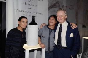 La charity auction di Sotheby&rsquo;s di scena ieri a Los Angeles, che ha battuto le bottiglie firmate dall&rsquo;artista giapponese Yutaka Sone per &ldquo;Ornellaia 2013 L&rsquo;Eleganza - Vendemmia d&rsquo;Artista&rdquo;, ha raccolto 114.000 euro, devoluti all&rsquo;Hammer Museum
