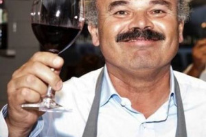 Dopo tanta attesa Eataly raddoppia a New York (unica con Dubai ad averne due) con il nuovo megastore a Ground Zero. Bastianich: “luogo sacro per i newyorkesi”. Farinetti: “investiti 35 milioni di dollari” e, a WineNews dalla Grande Mela, “ecco com’è”